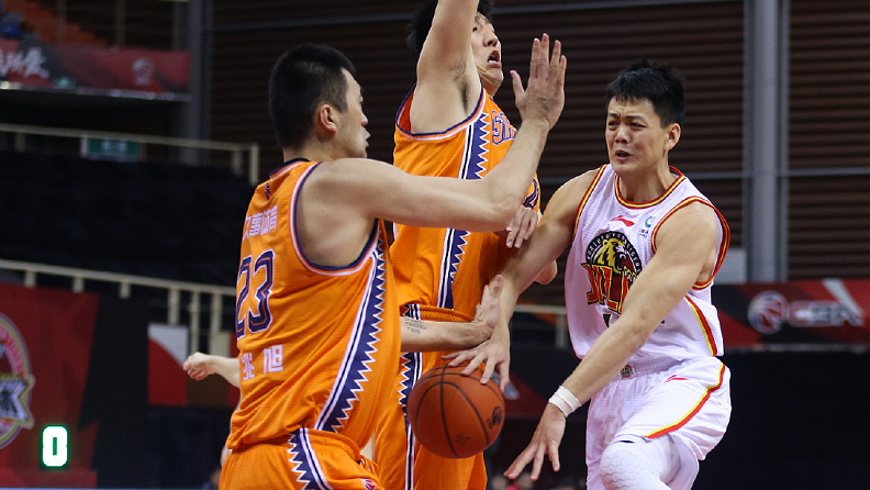 加时末段CBA季后赛焦点战，上海申花复出首秀，质疑声仍在，数据趋势出现新变化的简单介绍