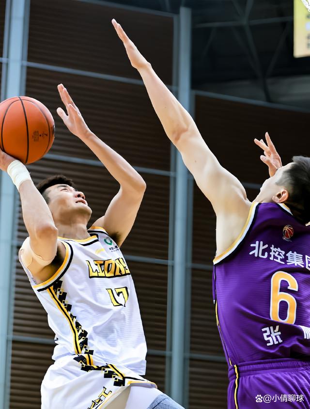 加时末段CBA季后赛焦点战，上海申花复出首秀，质疑声仍在，数据趋势出现新变化的简单介绍