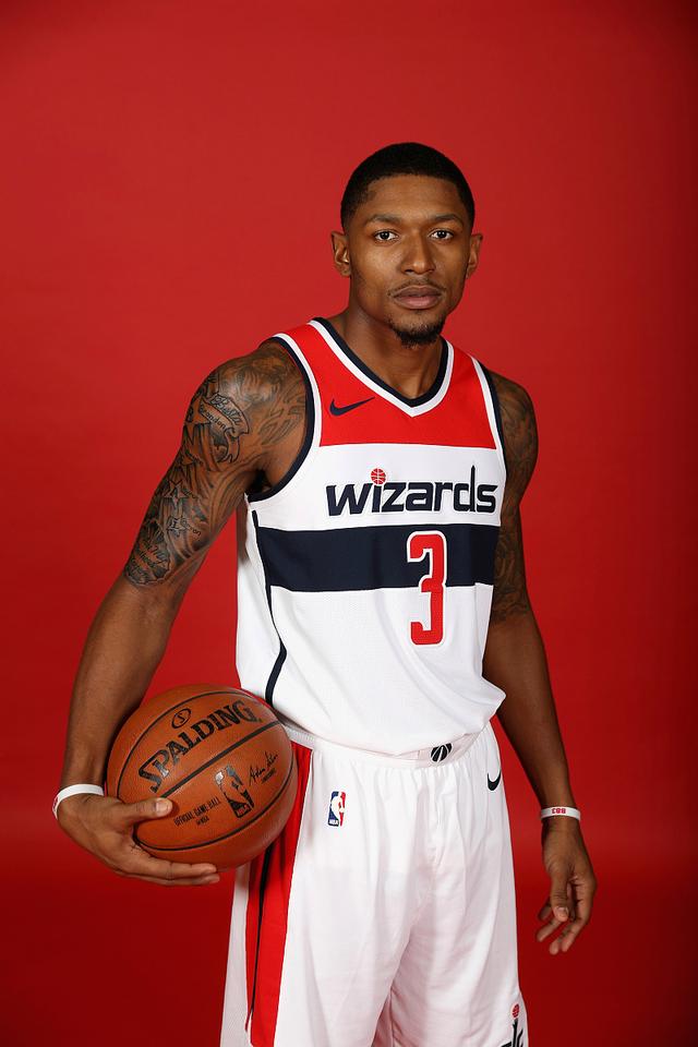 国际比赛日菲尼克斯太阳调整名单以备国王杯德布劳内与50激战尤文图斯分钟，媒体一致点评：里尔围绕亚冠回应争议的简单介绍海星体育竞猜