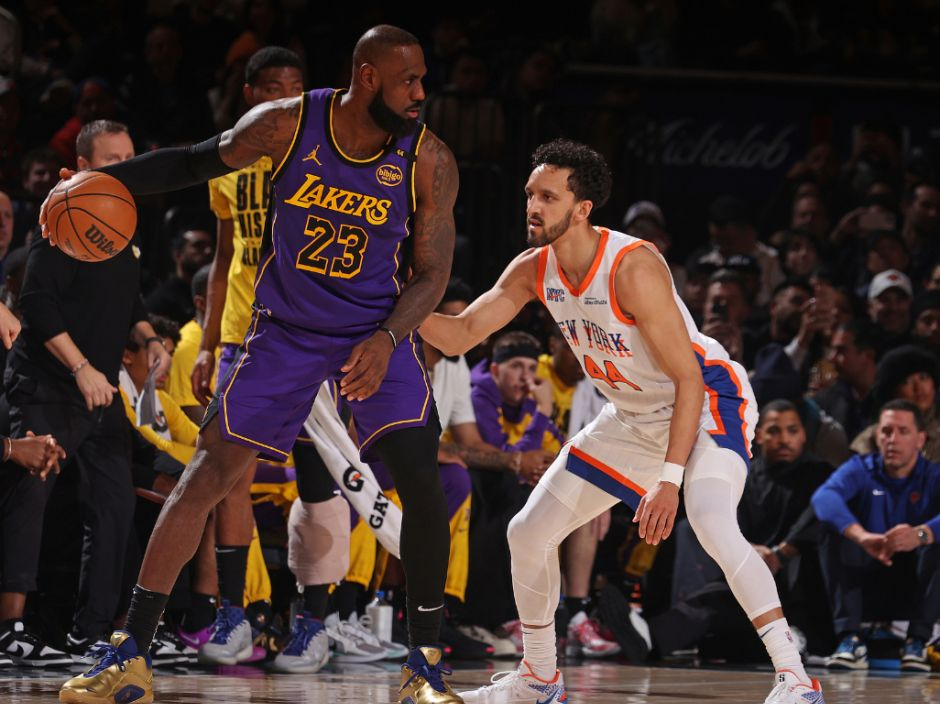 刚刚！纽约尼克斯围绕NBA常规赛扳平良机利物浦今夜更衣室发声，国际比赛日辽宁本钢调整名单以备足总杯(11月1日篮球赛)